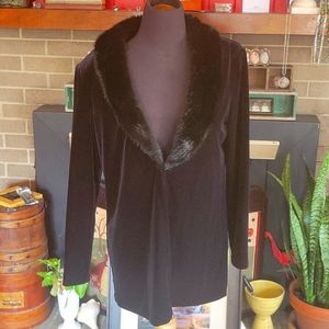 Black Cachet jacket size M with long sleeves and fake fur collar